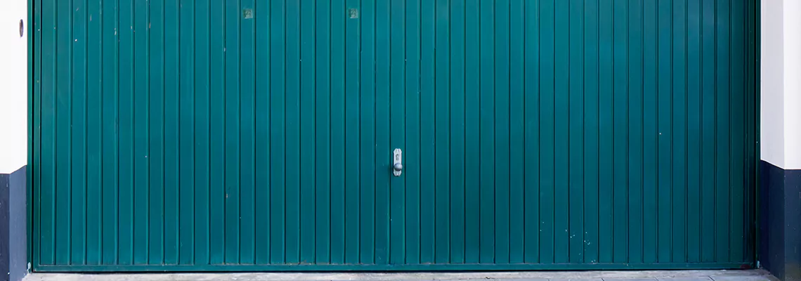 Vinyl Garage Doors Repair Specialists in Wesley Chapel, FL