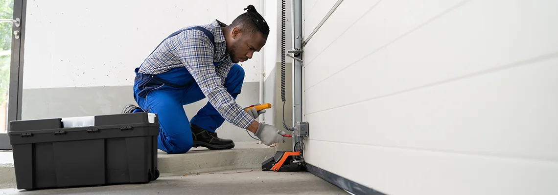 Repair Garage Door Not Closing But Light Flashing in Wesley Chapel